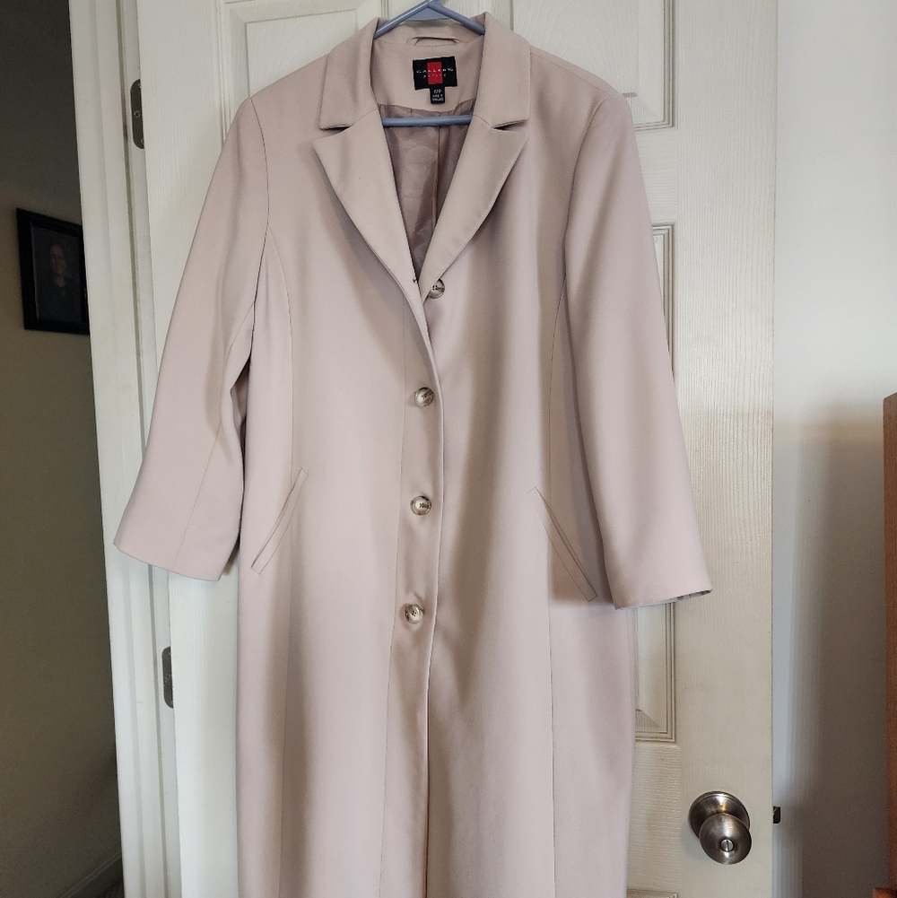 Vintage 90s Gallery Petites Light Taupe Single-Breasted Trench Coat 12p